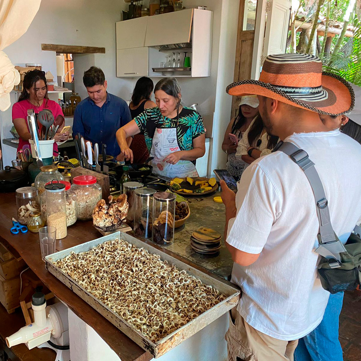 Laboratorio-de-Transformación---Fortaleciendo-la-producción-local-y-experimentando-con-nuestros-recursos